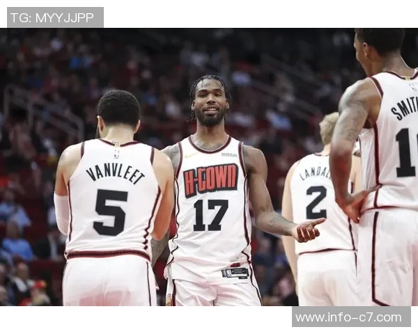 快船迎来赛季首个三连胜连续战胜湖人火箭与开拓者展现强劲实力