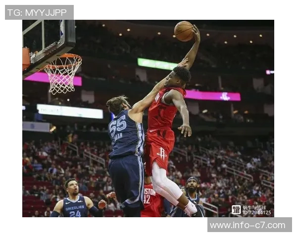 马绍尔半场表现惊艳11投7中砍下18分三分球命中率高达50第二节独得12分